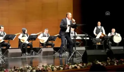 Sümer Ezgü Bursa'da Konser Verdi