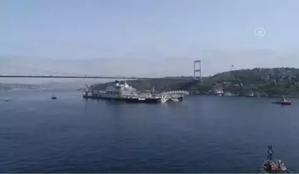 Pioneering Spirit, İstanbul Boğazı'ndan Geçti