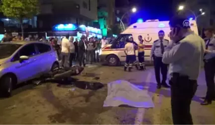 Antalya'da Motosiklet ile Hafif Ticari Araç Çarpıştı: 1 Ölü, 2 Yaralı