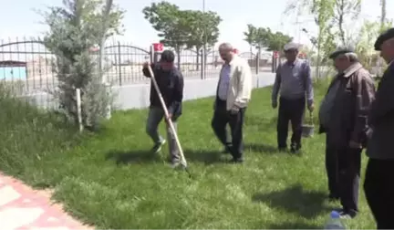 Halisdemir Anısına Fidanlar Toprakla Buluşturuldu