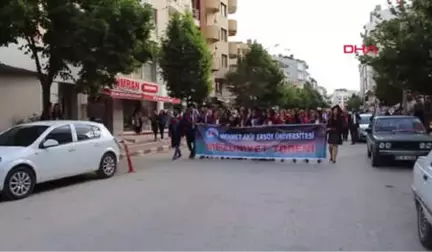 Burdur Makü'de Mezuniyet Coşkusu