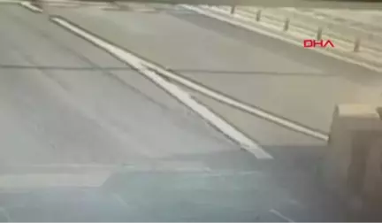 Tekirdağ Otomobil Gişe Duvarına Çarptı 2 Yaralı