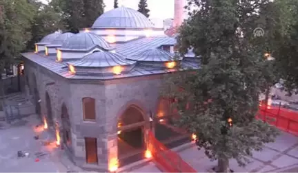 600 Yıllık Uşak Ulu Cami Ayağa Kaldırıldı