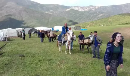 Yıldırım Çarpıp Ölen 18 Yaşındaki Gencin Cenazesi Katır Sırtında Taşındı