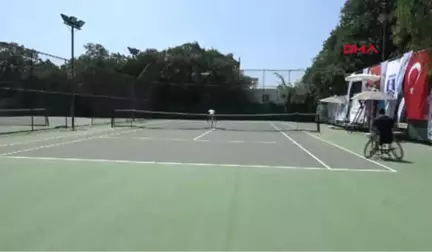 Spor Tekerlekli Sandalyede Tenis Heyecanı