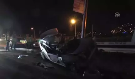 Trafik Kazasında Ağabey Öldü, Kardeşi Yoğun Bakımda