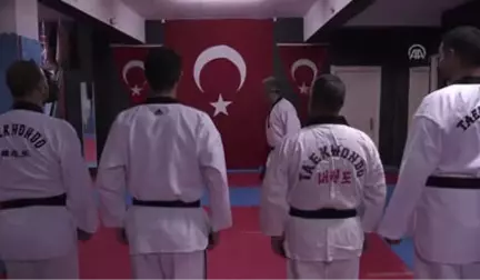 Ay-yıldızı Temsil Etmek İçin Yeniden Tatamiye Çıkacaklar