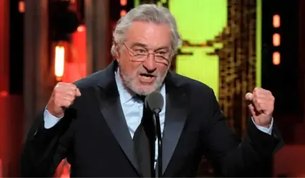 Robert de Niro, Ödül Gecesinde Trump'a Küfür Edince Ayakta Alkışlandı