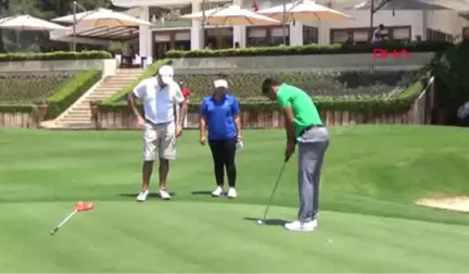 Antalya Bakan Çavuşoğlu Ramazan Bayramı Golf Turnuvası'nda Ödül Verdi