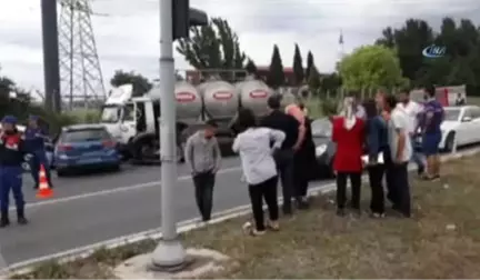 Süt Tankeri Işıkta Bekleyen 6 Aracın Arasına Daldı