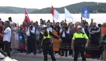 Ak Partililer İlk Seçim Sonuçlarının Ardından Huber Köşkü'ne Akın Etti