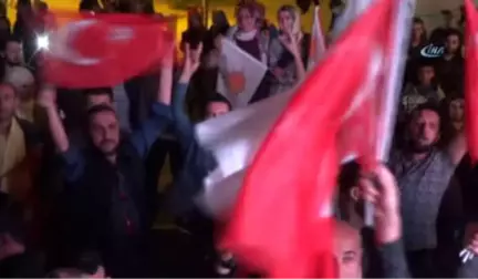 AK Parti'nin Zaferi Yurt Genelinde Coşkuyla Kutlandı