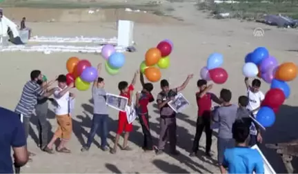 Gazzeli Çocuklar Gökyüzüne Balon Bıraktı