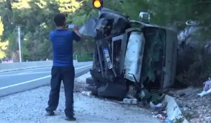 Tatil Yolunda Kaza: 20 Yaralı