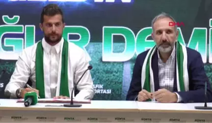 Spor Uğur Demirok Konyaspor'la 2 Yıllık Sözleşme İmzaladı