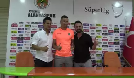 Alanyaspor Forvet Emre Güral ile Anlaştı