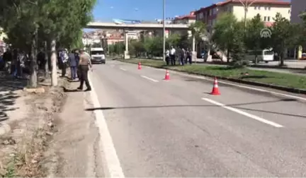 Trafik Kazası: 1 Ölü, 1 Yaralı