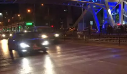 Otomobil Tramvay Yoluna Uçtu, Tramvay Seferleri Aksadı