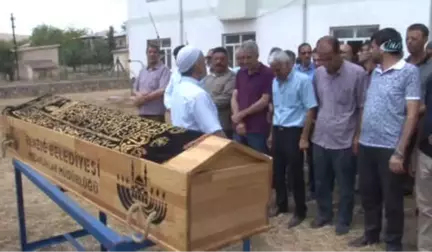 Damdan Düşen Yaşlı Adam Hayatını Kaybetti