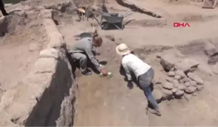 Niğde'de Pers Dönemine Ait Tapınak Bulundu