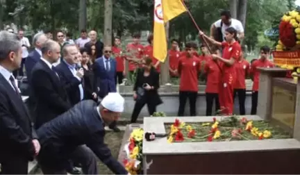 Galatasaray'da Ali Sami Yen Mezarı Başında Anıldı