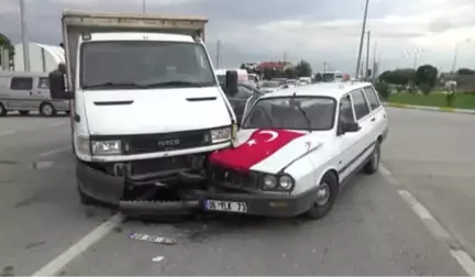 Otomobil ile Kamyonet Çarpıştı: 4 Yaralı - Afyonkarahisar