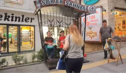 Giresun-Özel-Hd Çocuk Yaştaki Sokak Müzisyenlerinin Performansı Hayran Bıraktı