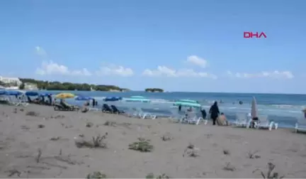 Sinop 1'i Çocuk 2 Kişi Boğulma Tehlikesi Geçirdi