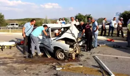 3 Araç Birbirine Girdi, 1'i Ağır 4 Yaralı