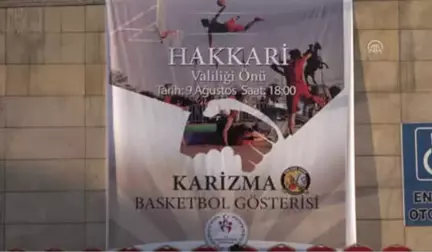 Hakkari'de Akrobatik Basketbol Gösterisi