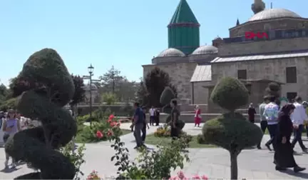 Konya Mevlana Müzesi'nde Bayram Yoğunluğu Hd