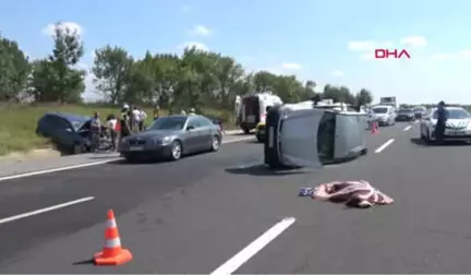 Tekirdağ Tem'de Emniyet Şeridindeki Araca Otomobil Çarptı 2 Ölü, 5 Yaralı