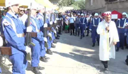 Gaziantep Şehit Jandarma Uzman Çavuş Yunus Emrah Ateş Son Yolculuğuna Uğurlandı Hd