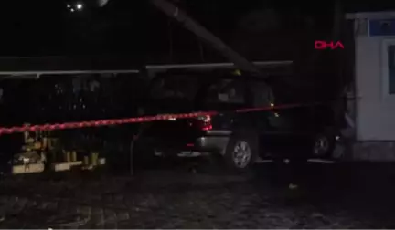 Bursa'da Aracın Kontrolünü Kaybeden Sürücü Zeytin Dükkanına Daldı: 2 Ölü, 1 Yaralı