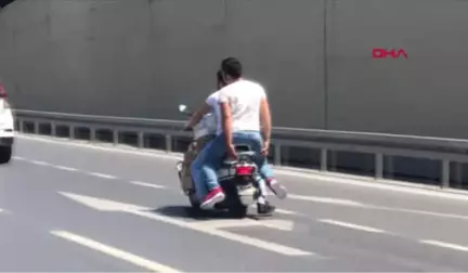 İstanbul Motosikletle Tehlikeli Yolculuk Kamerada