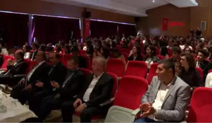 Ümraniyeli Öğrenciler Birleşmiş Milletler'e Barış Mesajı Verdi