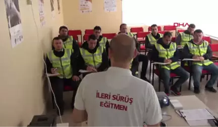 İstanbul Polisinin İleri Sürüş Eğitimi Aksiyon Filmlerini Aratmıyor