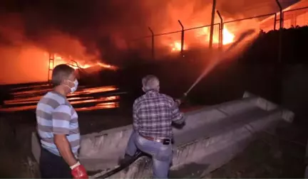 Lastik Deposunda Korkutan Yangın