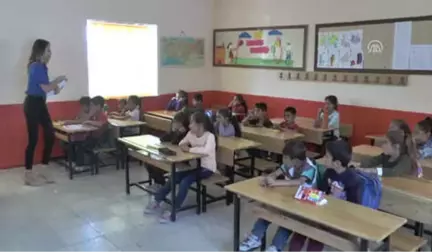 Yaşadıkları Kenti Resimleri Boyayarak Tanıyorlar