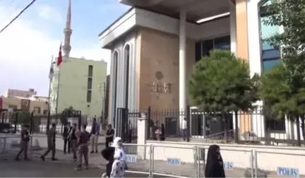 Adalet Bakanı Gül Cizre'de Esnafı Ziyaret Etti