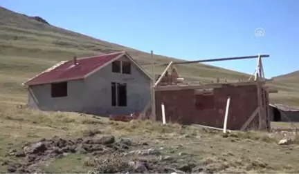 Yayla ve Meralardaki Kaçak Yapılar Yıkılıyor