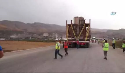 Hasankeyf Kalesi'nin Orta Kapısı Taşındı