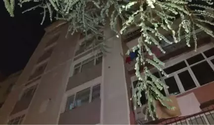 Şişli'de Çökme Tehlikesi Bulunan Bina Tahliye Edildi