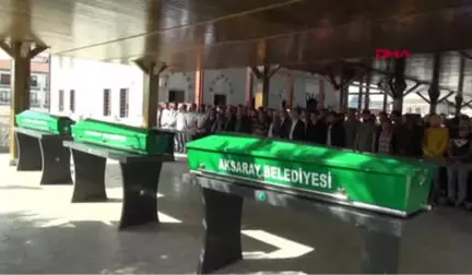 Aksaray Gölde Balık Avında Boğularak Ölen 3 Arkadaşın Cenazesi Yan Yana Defnedildi