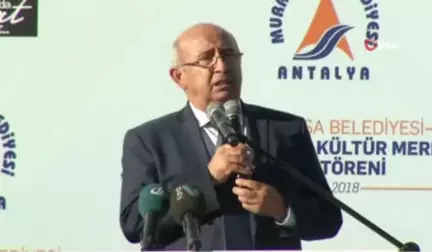 Türk Sineması'nın 'Sultanı' Türkan Şoray'ı Ağlatan Açılış