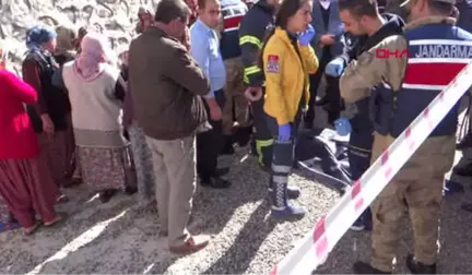 Adıyaman Taziyeye Giderken Kaza Yaptılar 1 Ölü, 4 Yaralı