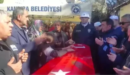 Hayatını Yitiren Polis ve Yakınları Son Yolculuklarına Uğurlandı