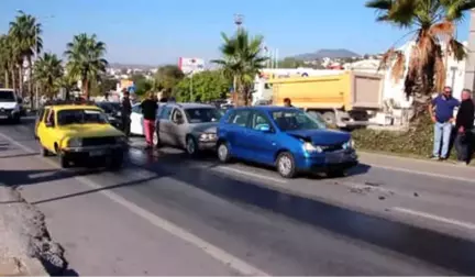 Yola Fırlayan Kedi Zincirleme Kazaya Neden Oldu