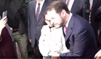 Bakan Albayrak Esnafla Görüştü