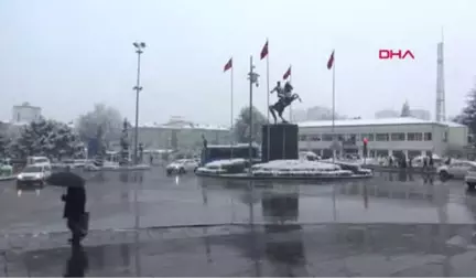 Niğde ve Adana'da Kar Etkili Oldu